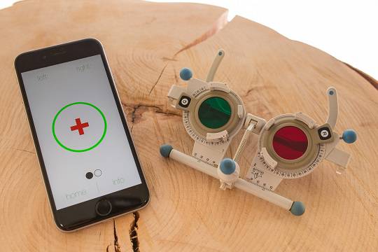 Kolektor investiral v idrijsko start-up podjetje Smart Optometry