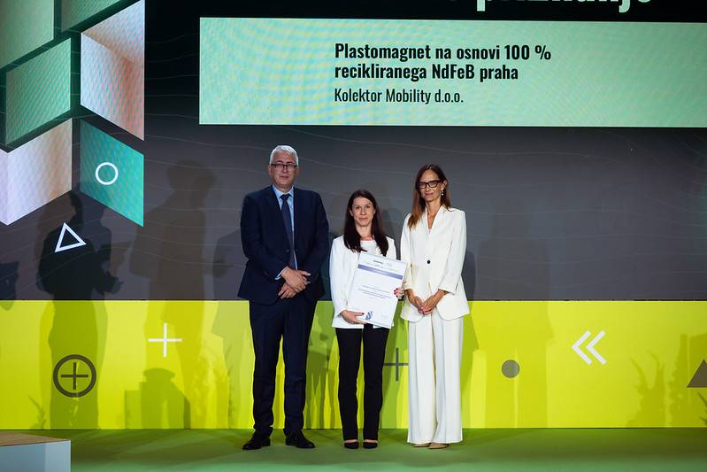 Srebrno nacionalno priznanje potrjuje razvojno odličnost podjetja ter njegov prispevek k razvoju trajnostnih tehnologij za prihodnost elektrifikacije mobilnosti. Srebrno nacionalno priznanje GZS je v imenu družbe prevzela dr. Drmota Petrič.